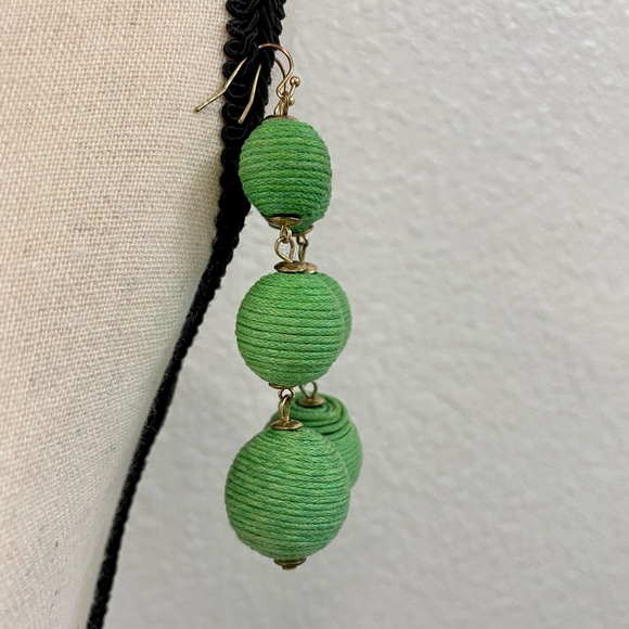 💚Green & Gold Linear Ball Earrings - Picture 4 of 4